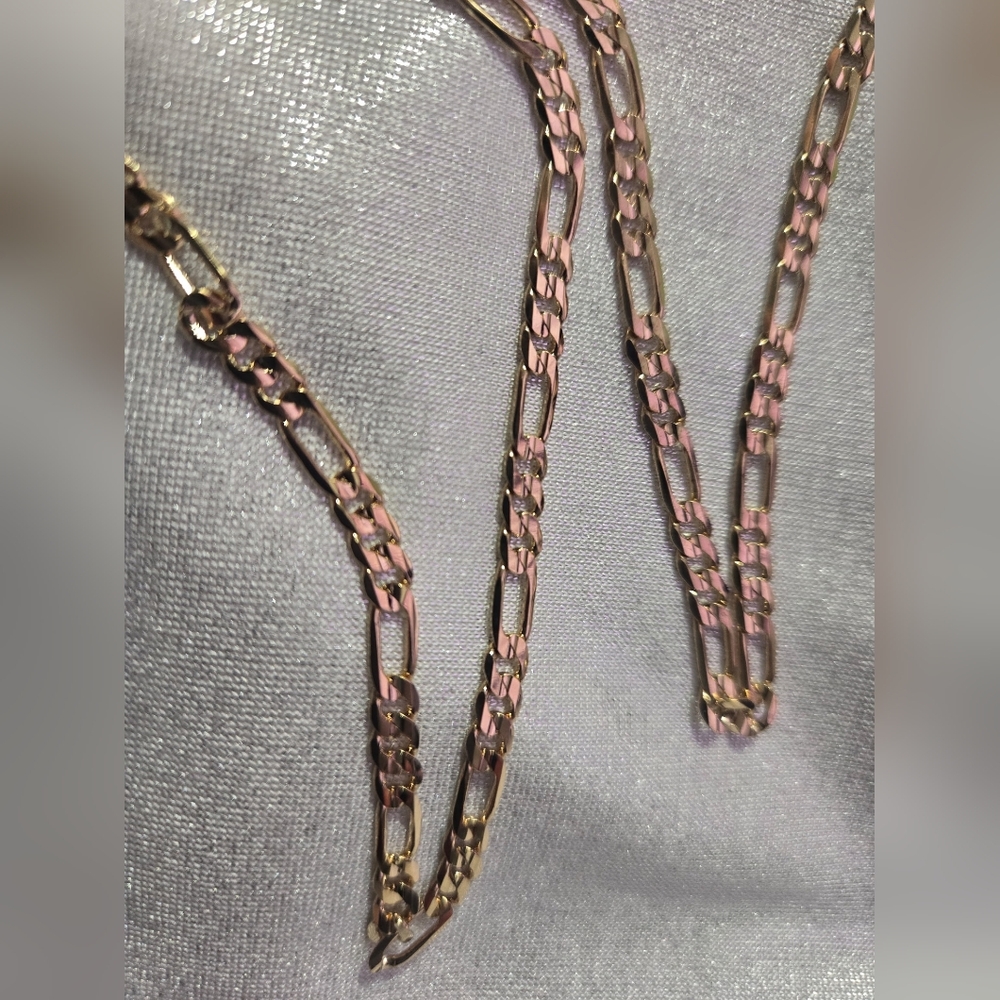 Elegant Gold Chain Necklace